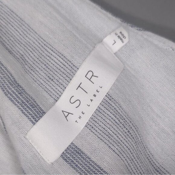 ASTR Women’s Presley LINEN Blend Sky Blue Stripe Jumpsuit Cutout Tie Waist LARGE - Picture 5 of 13